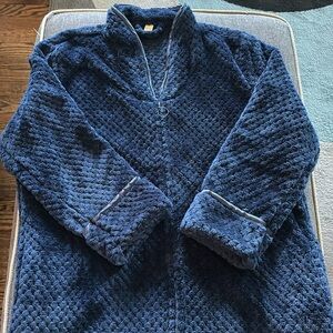 NEW women’s navy fleece full zip robe size large